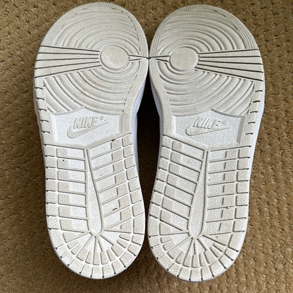 Women’s Nike AIR JORDAN 1 Low Slip On, Size 8.5 - Picture 9 of 10